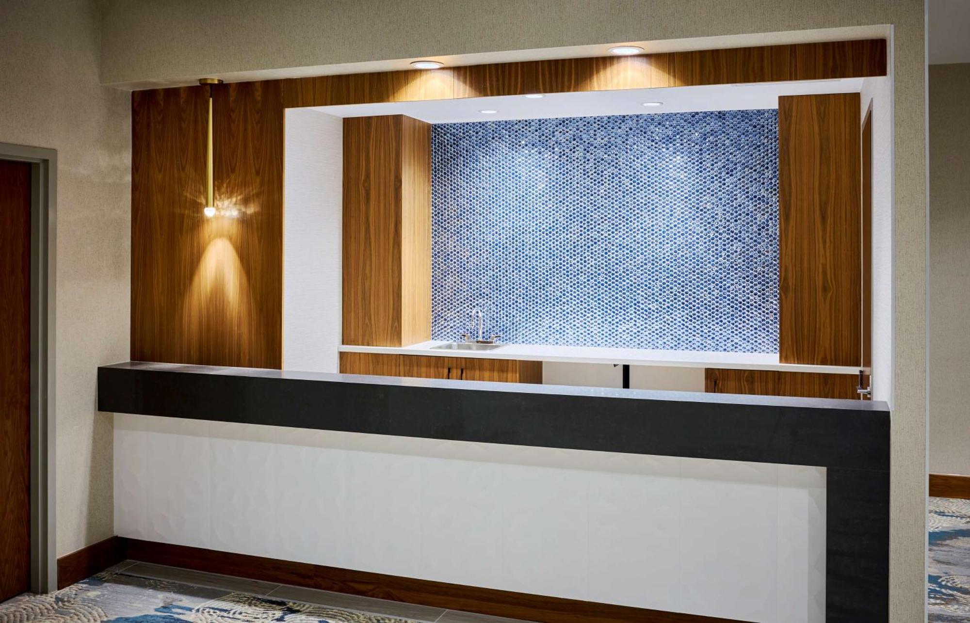 Doubletree By Hilton Windsor, On Exterior foto